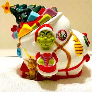 Zein’s Dr. Seuss The Grinch Who Stole Christmas Ceramic Sleigh Cookie Jar.